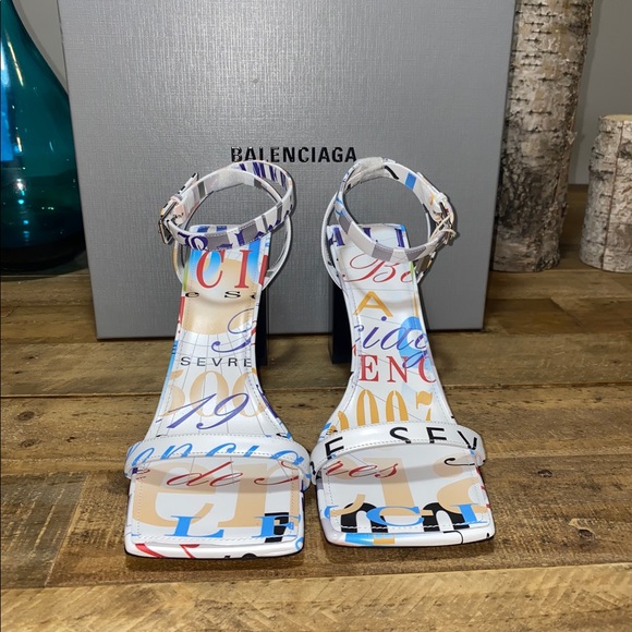 Balenciaga Block Heel Printed Ankle Wrap Sandals - Picture 5 of 13